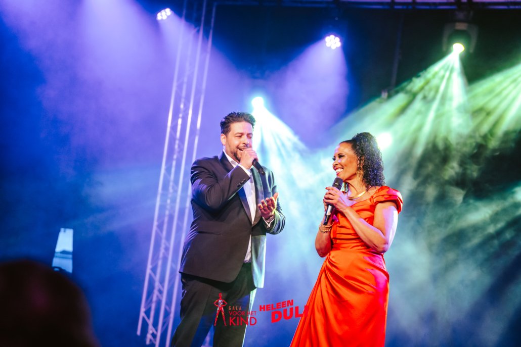 Janah Louard zingt een duet